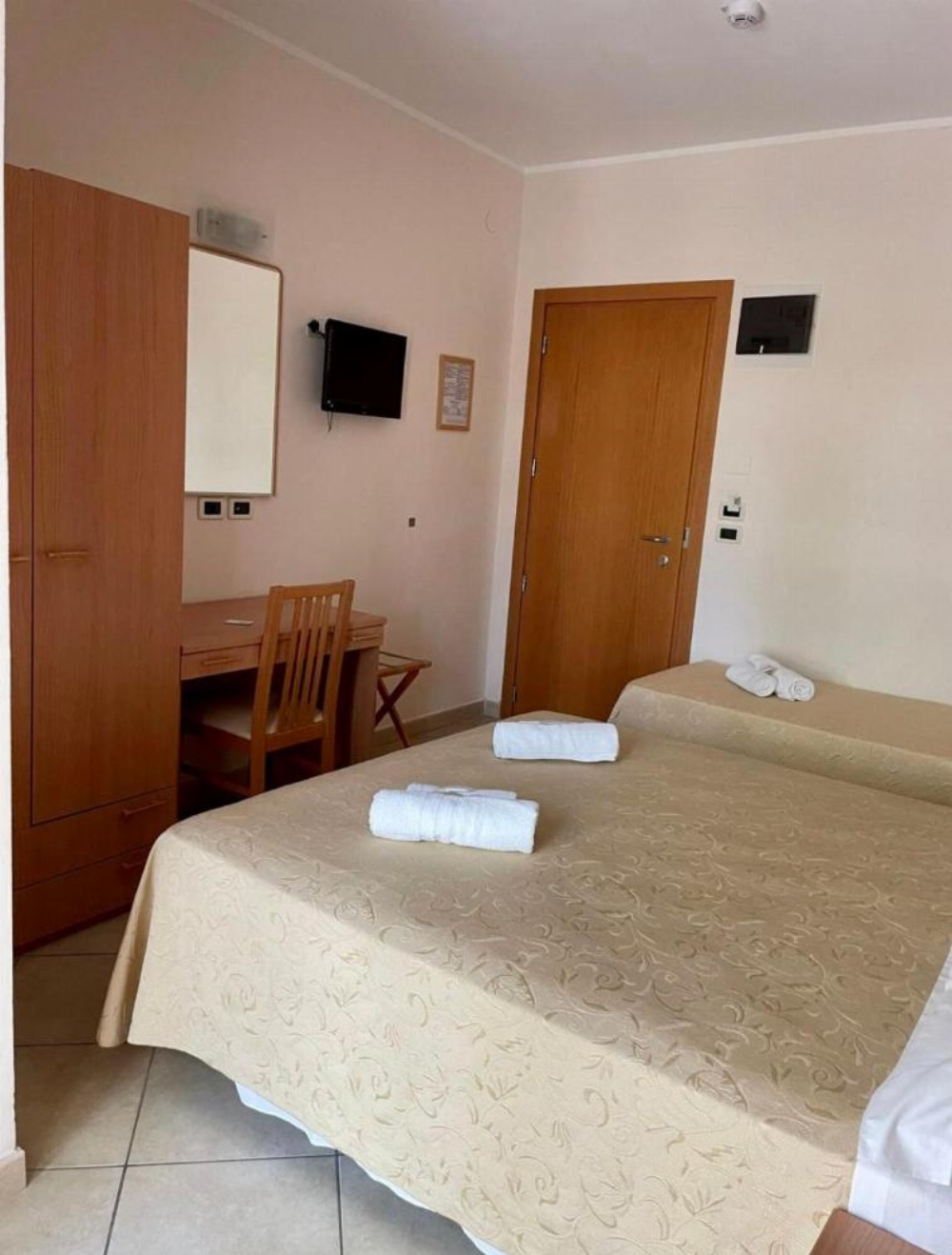 Room image 2