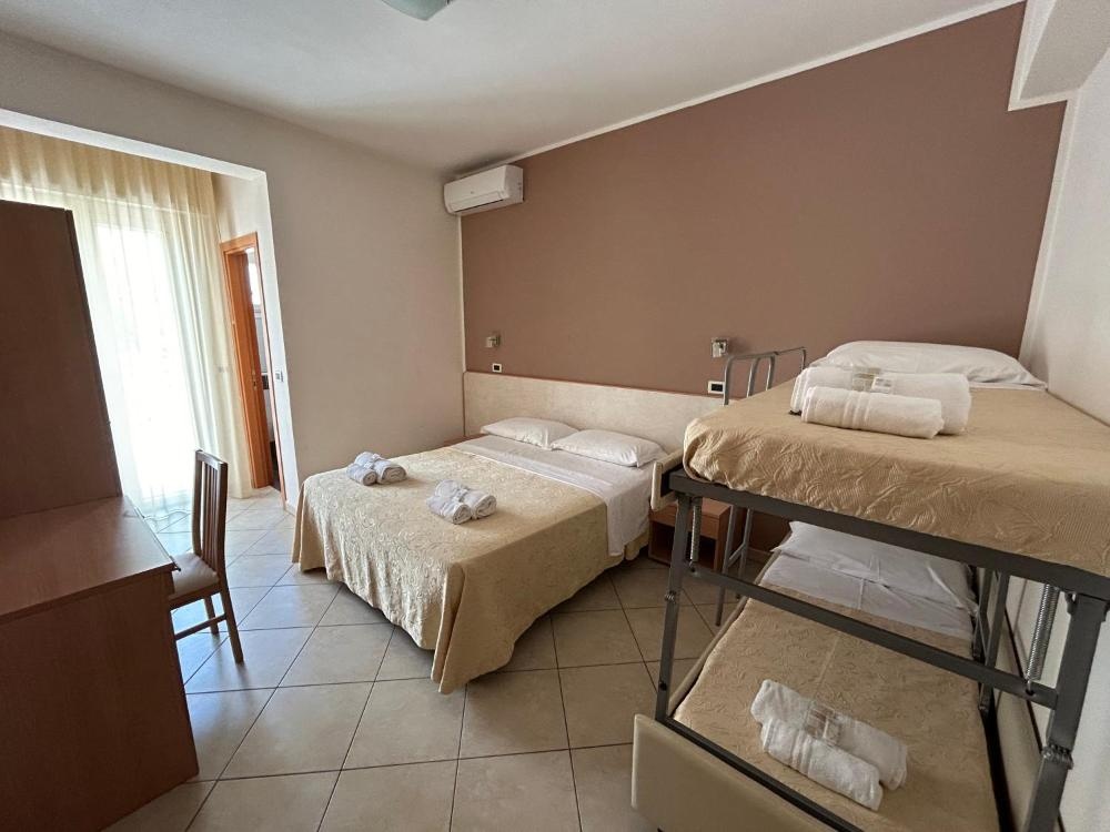 Room image 2