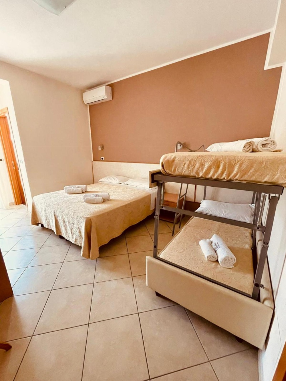 Hotel Favorita Easy Stay Room Only