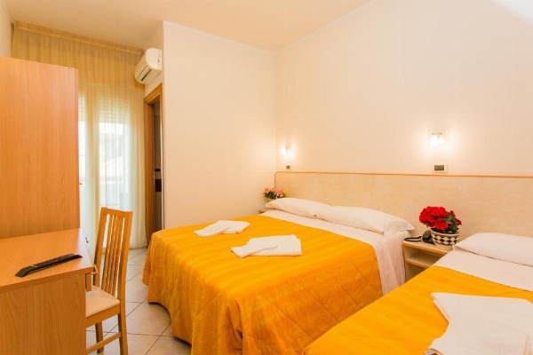 Hotel Favorita Easy Stay Room Only image 18