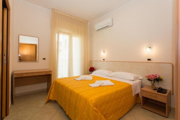 Hotel Favorita Easy Stay Room Only image 8
